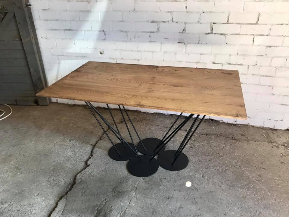 OAK DINING TABLE 47
