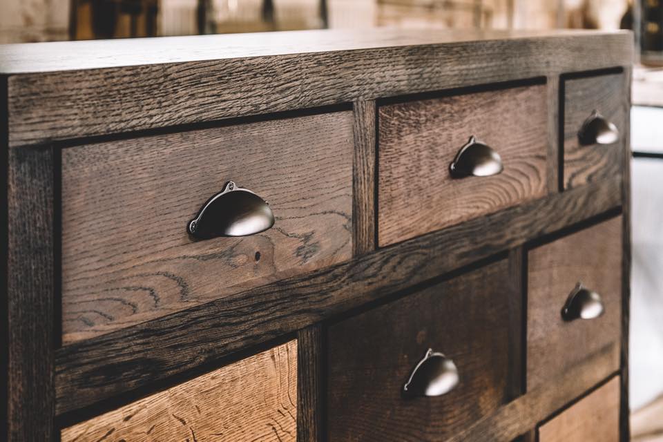 CHEST OF DRAWERS 027